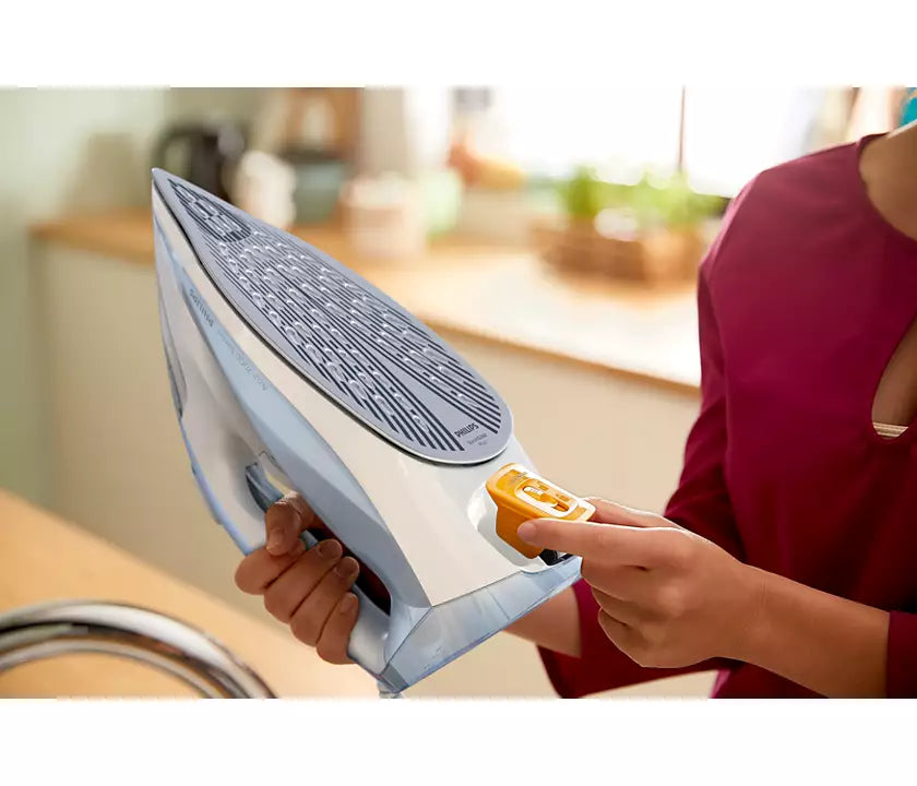 Philips HV Steam Iron Light Blue/Grey DST7011/26