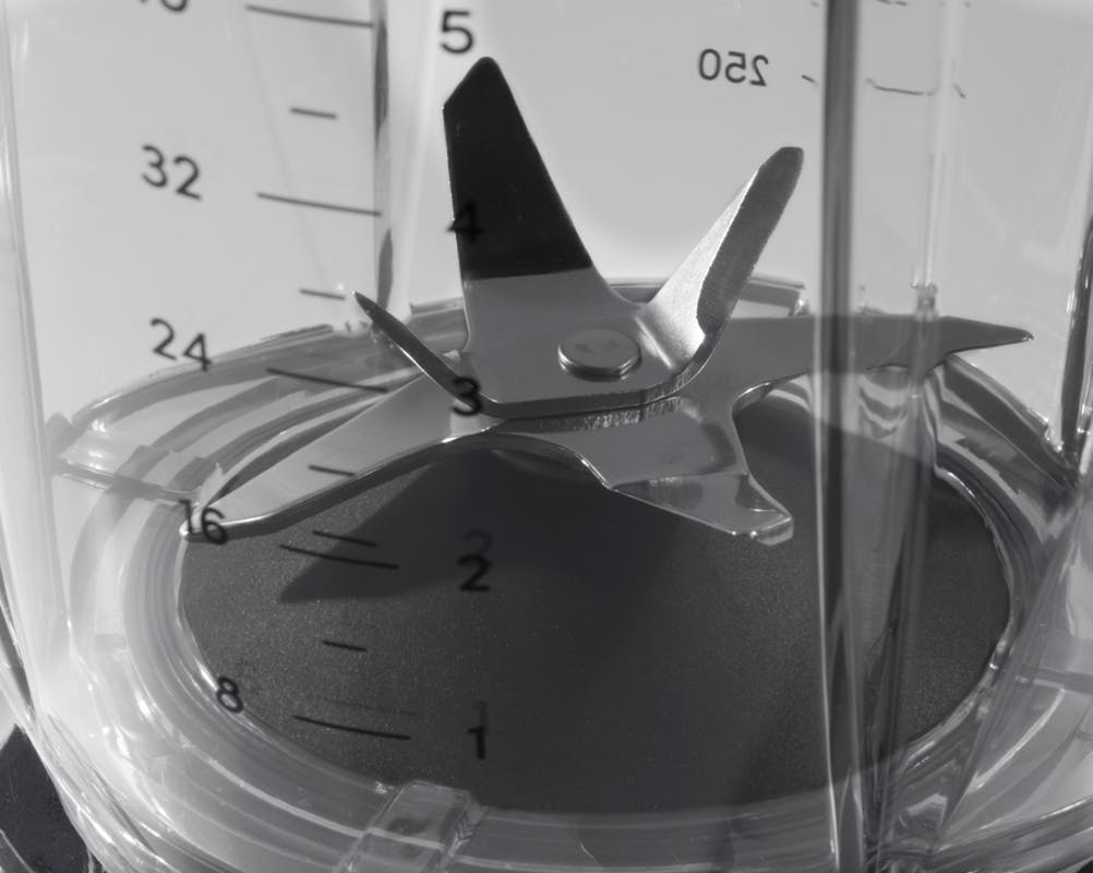 THE NUTRIBULLET FULL SIZE BLENDER COMBO 1000W