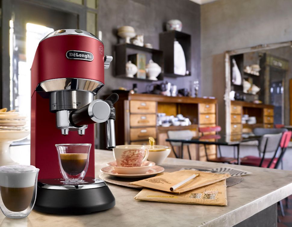 Delonghi Dedica Style Scarlet Red  - Pump Espresso Coffee Machines EC685.R