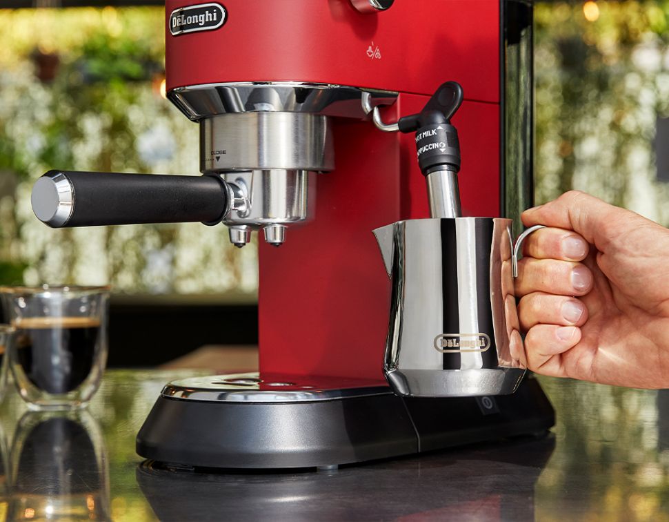 Delonghi Dedica Style Scarlet Red  - Pump Espresso Coffee Machines EC685.R