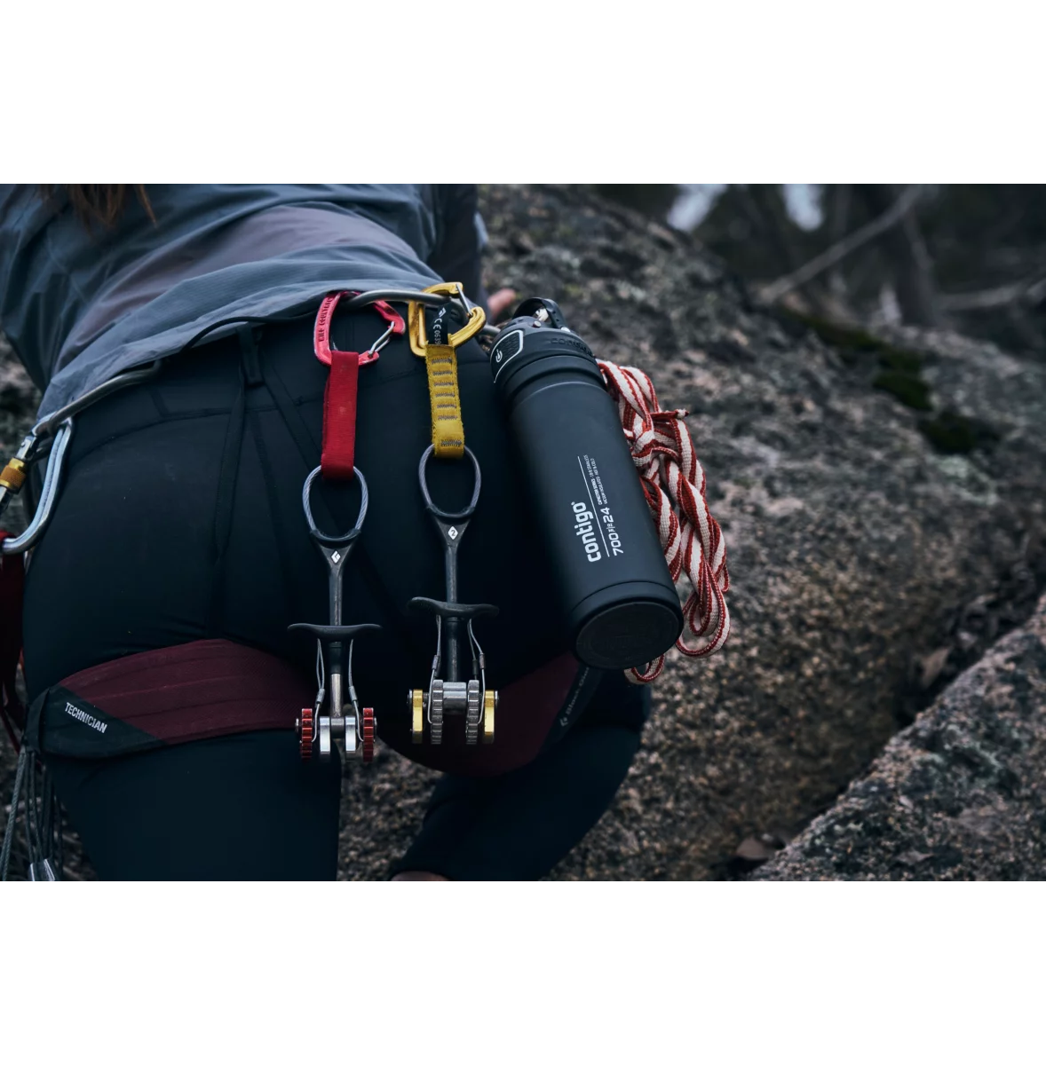 Contigo Free Flow AUTOSEAL™ Vacuum-Insulated Water Bottle, 700 ml (Black)