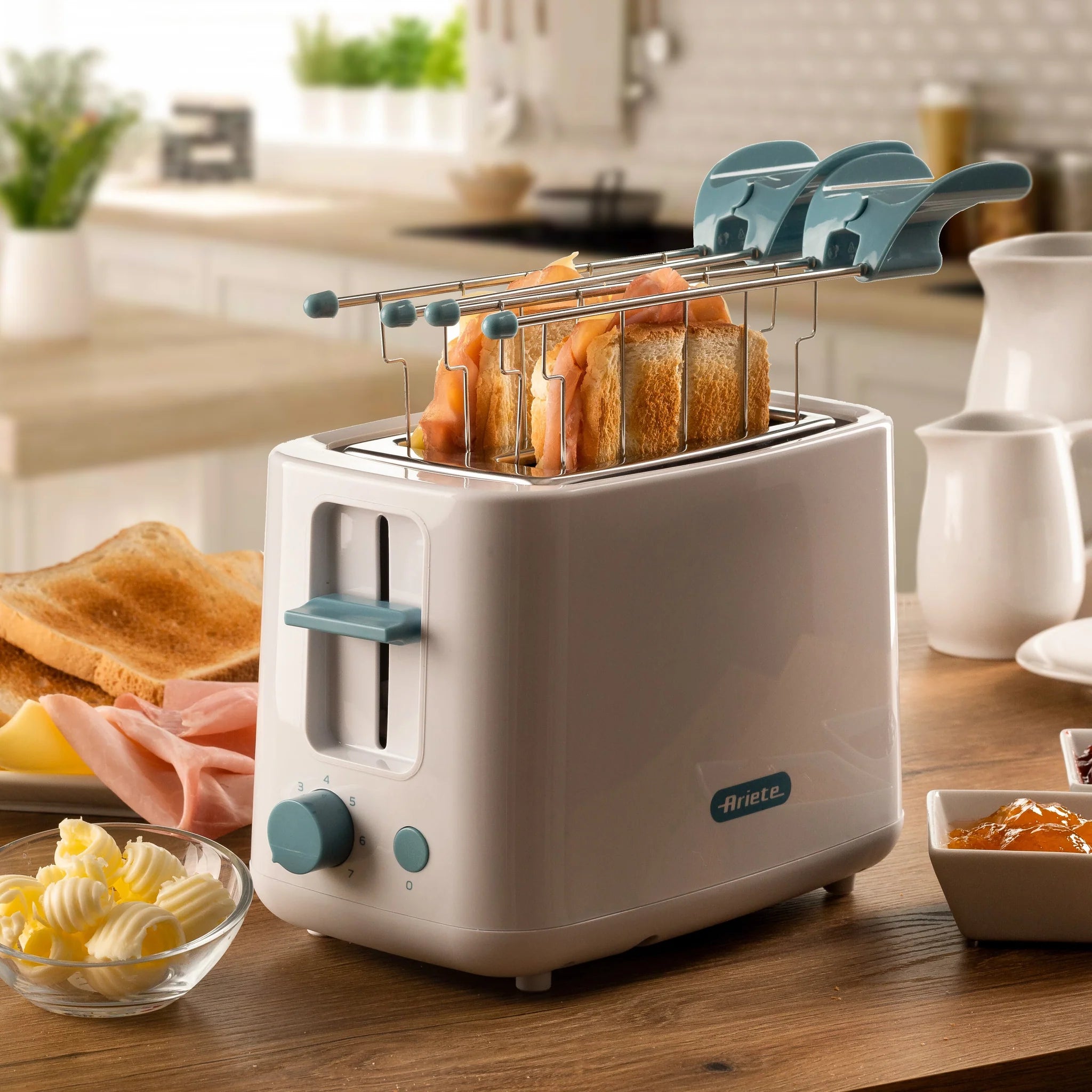 Ariete toaster with stainless steel Pliers